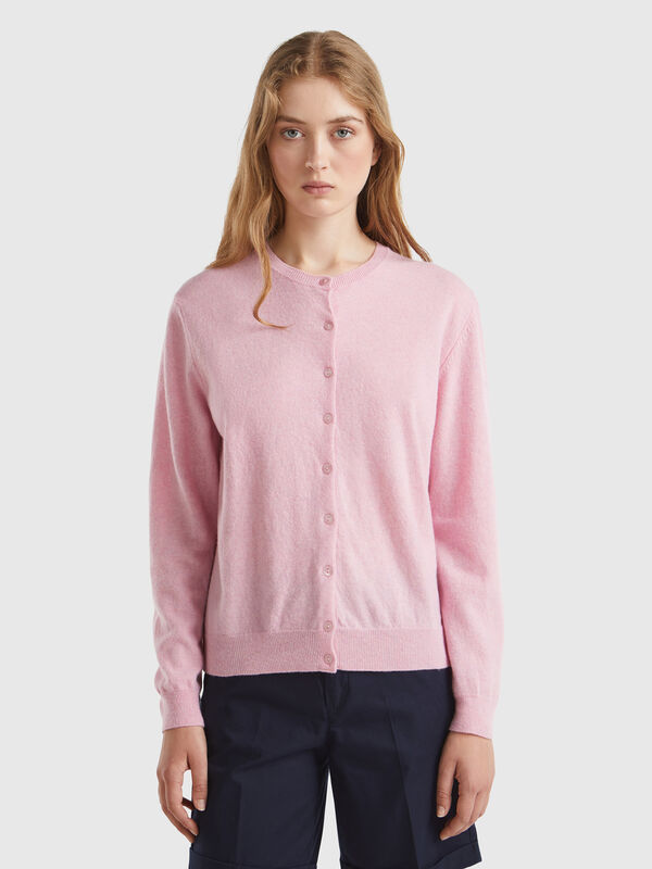 Cárdigan rosa de cuello redondo en pura lana merino Cárdigan rosa de cuello redondo en pura lana merino Mujer