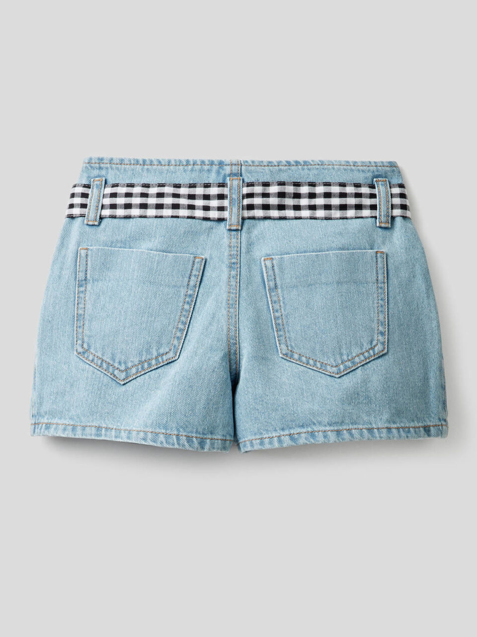 Bermudas con cinturón de Vichy image number 2