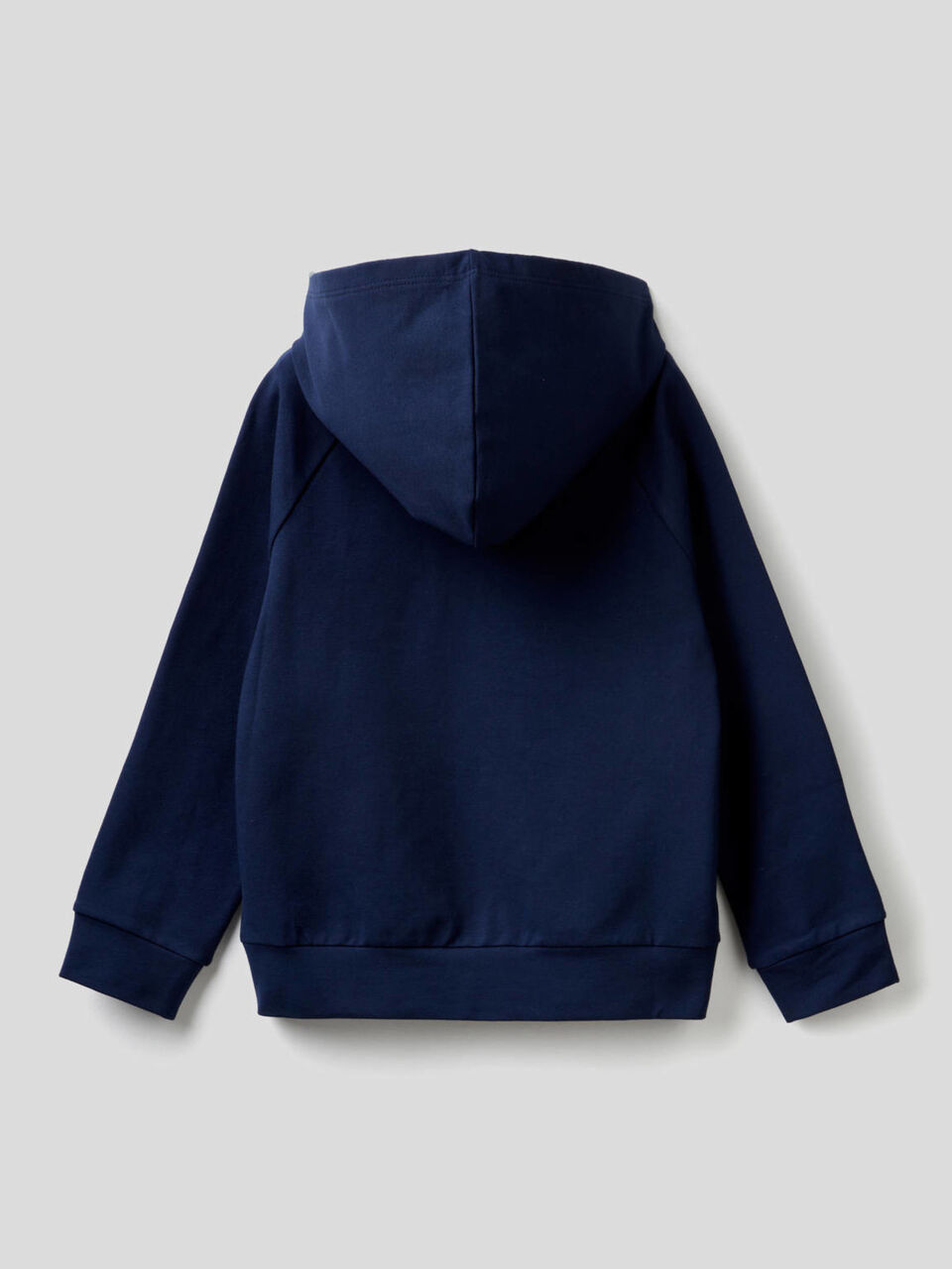 Sudadera con capucha y logotipo bordado image number 2