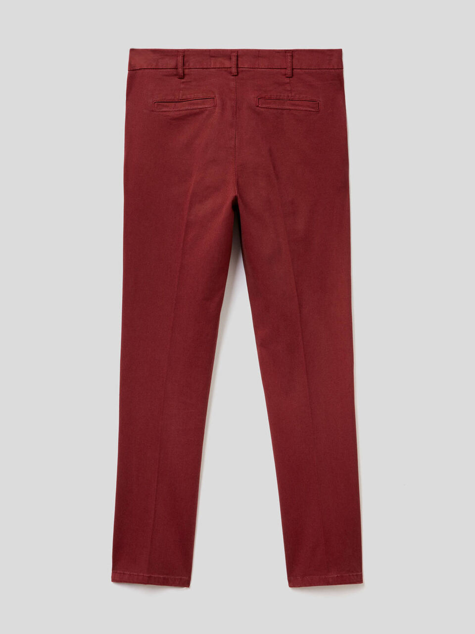 Chinos de corte ceñido image number 2