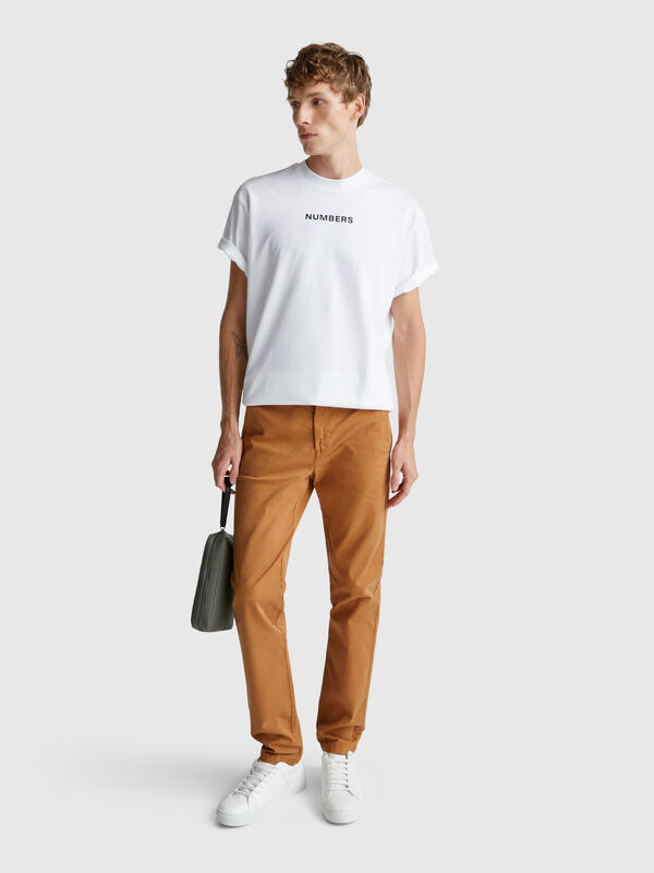 Pantalones chinos de algodón de corte entallado Hombre