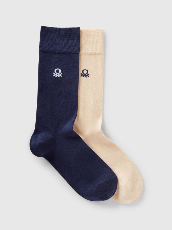 Dos pares de calcetines altos