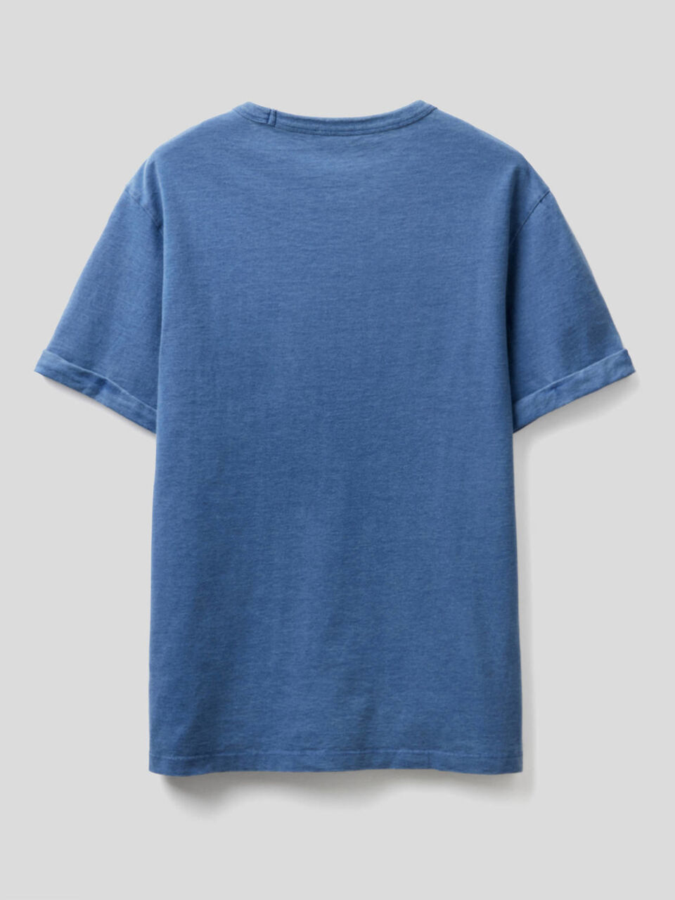 Camiseta de 100 % algodón con efecto desgastado image number 2
