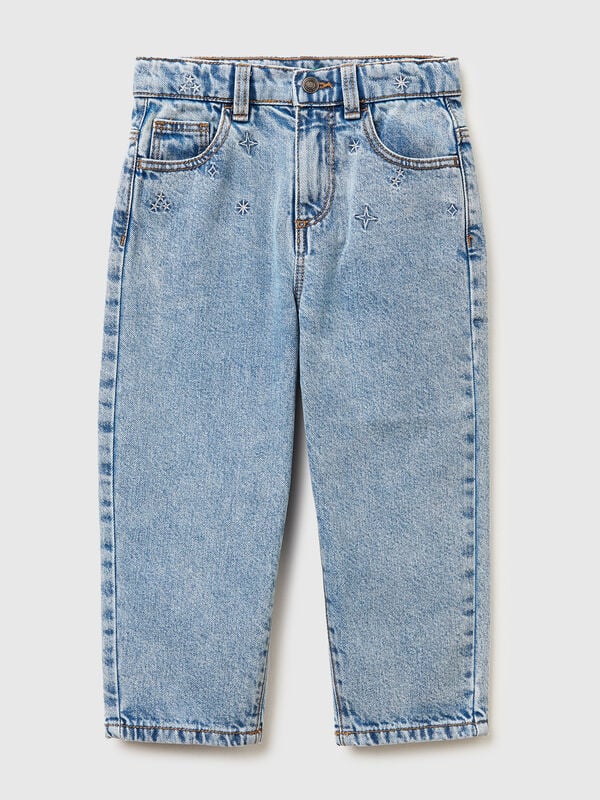 Vaqueros mom fit con pedrería Niña