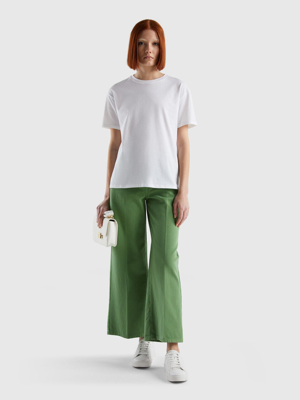 Pantalón de talle alto con pernera amplia