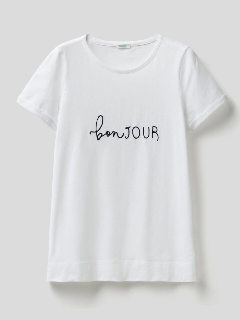 Camiseta con texto bordado image number 1