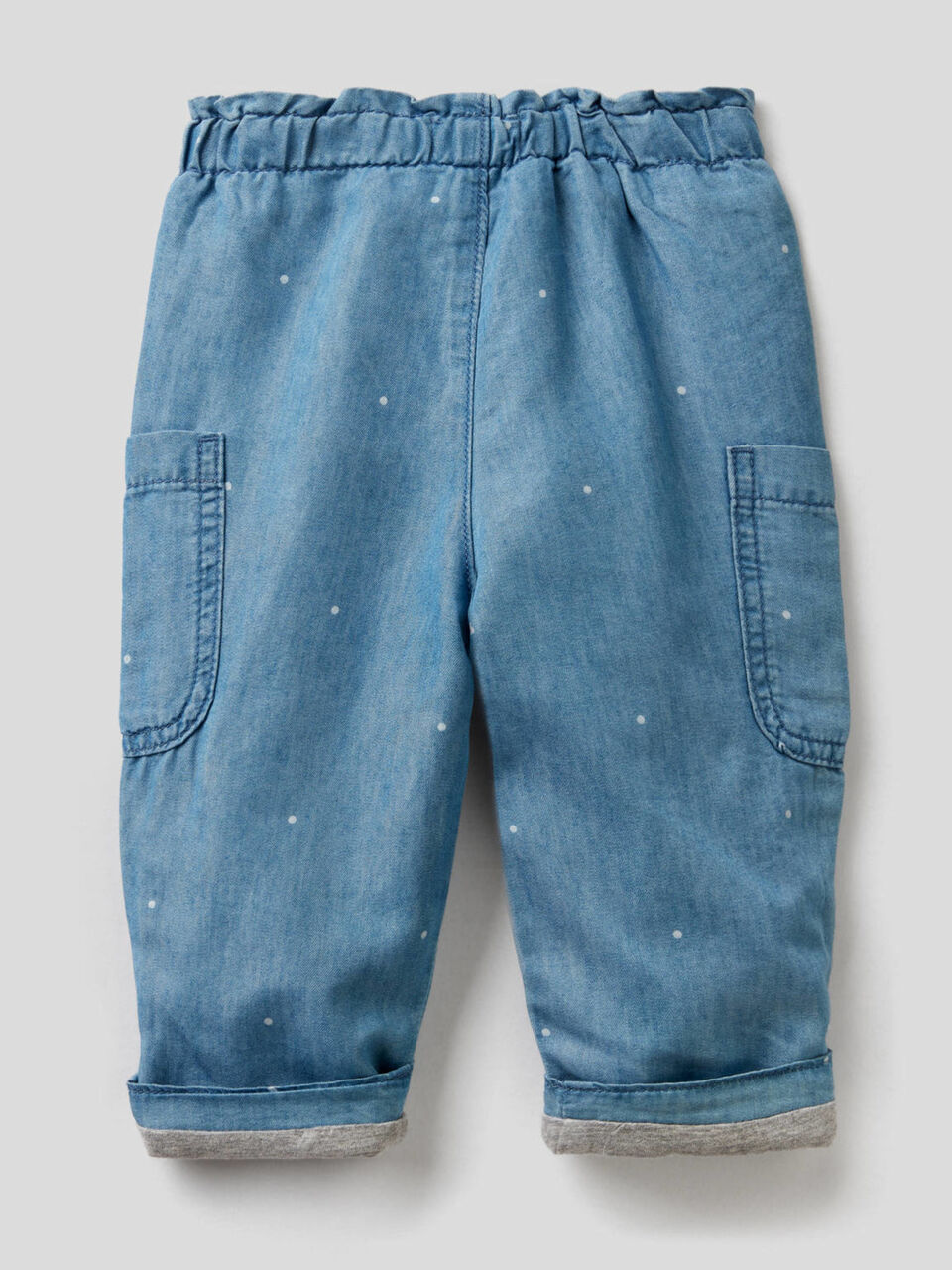 Pantalón cargo en denim ligero image number 2