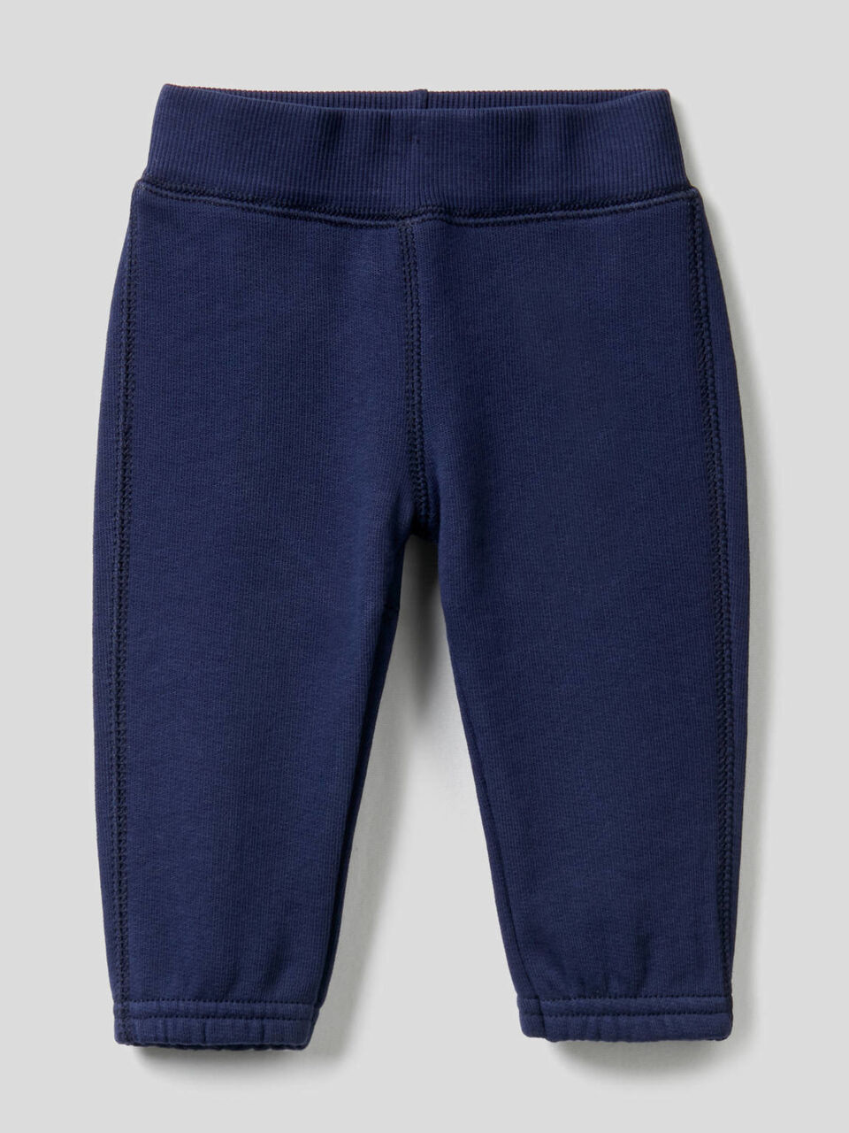 Pantalón de felpa con bordado en la parte trasera image number 1