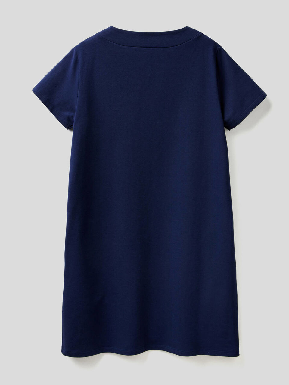 Vestido con escote asimétrico image number 2