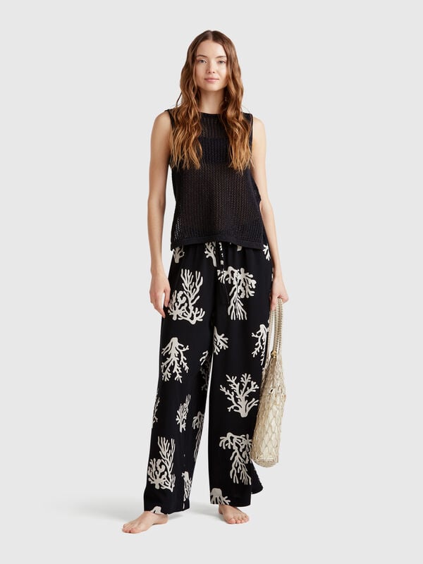 Pantalón con estampado coral Mujer