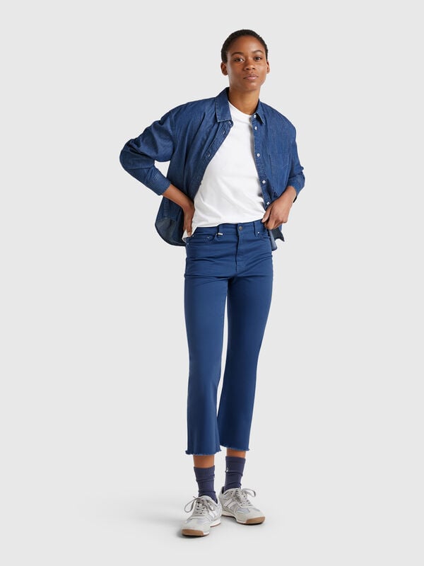 Pantalón cropped cinco bolsillos Mujer