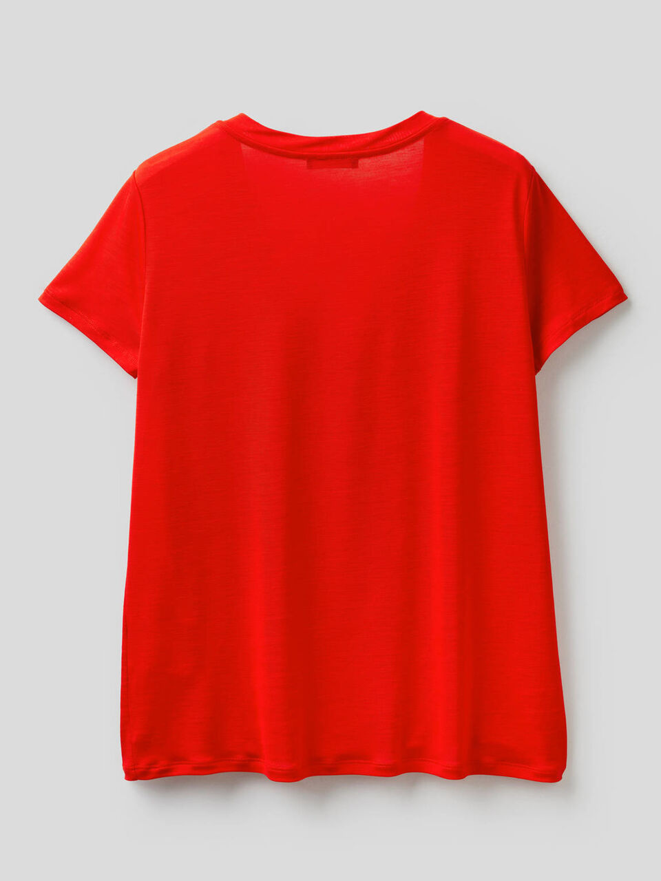 Camiseta con escote de pico image number 2