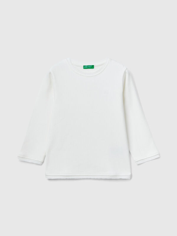 Camiseta con bordado BE