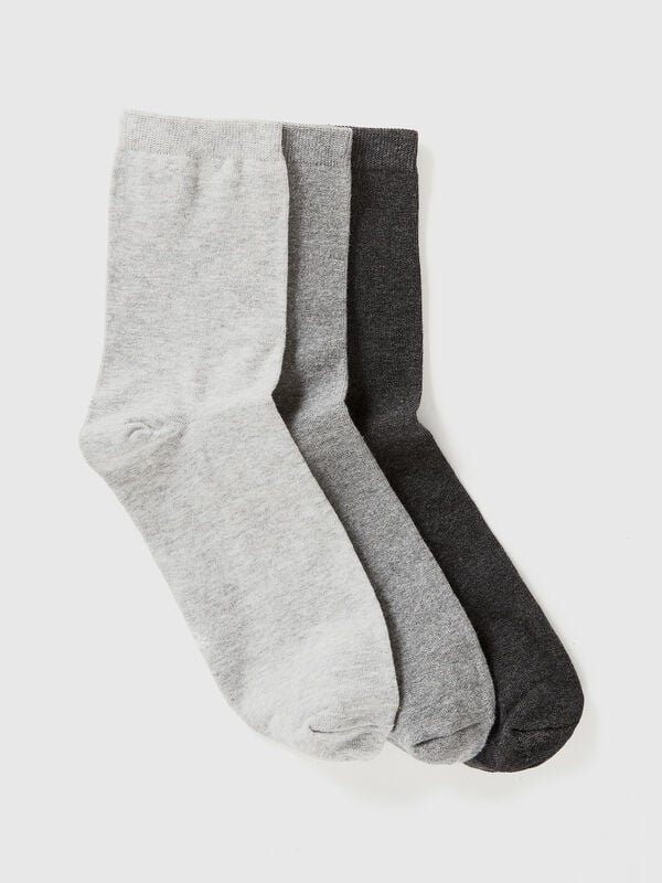 Tres pares de calcetines cortos