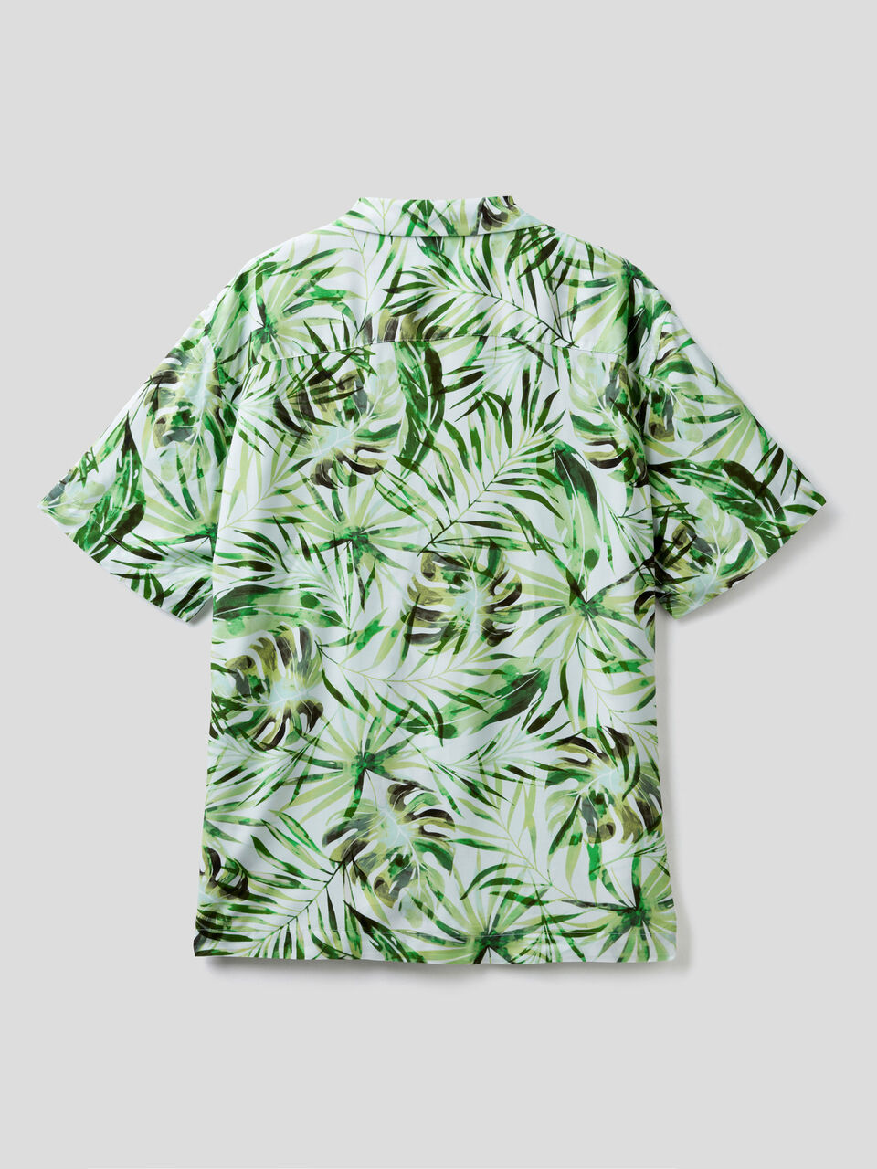 Camisa de manga corta hawaiana image number 2