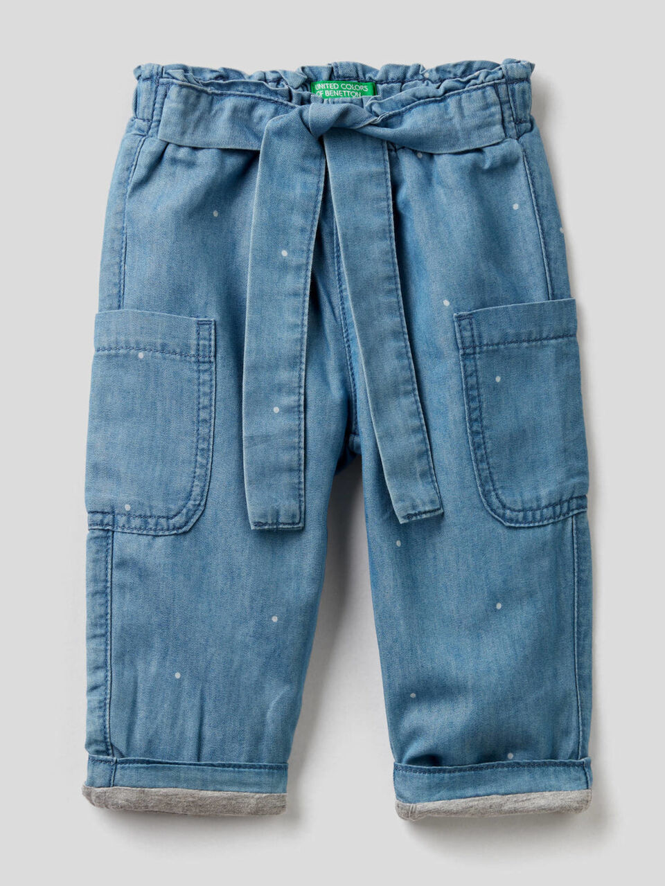 Pantalón cargo en denim ligero image number 1