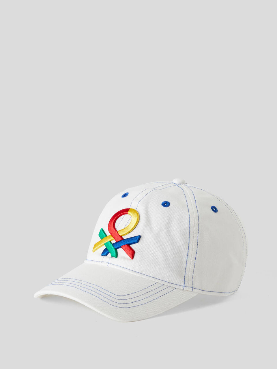 Gorra de béisbol con logotipo bordado image number 1