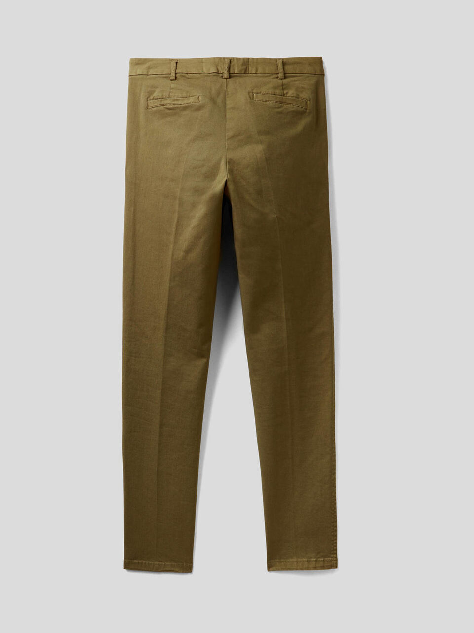 Chinos de corte ceñido image number 2