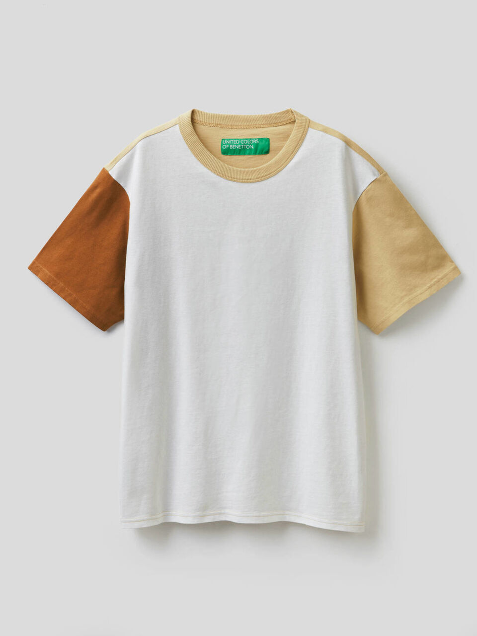 Camiseta color block de manga corta image number 1