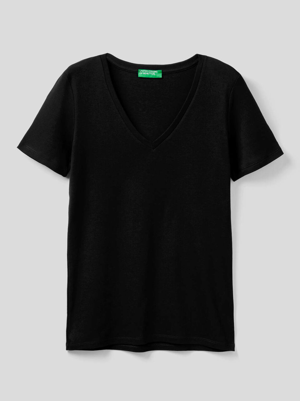 Camiseta de algodón puro con escote de pico image number 1