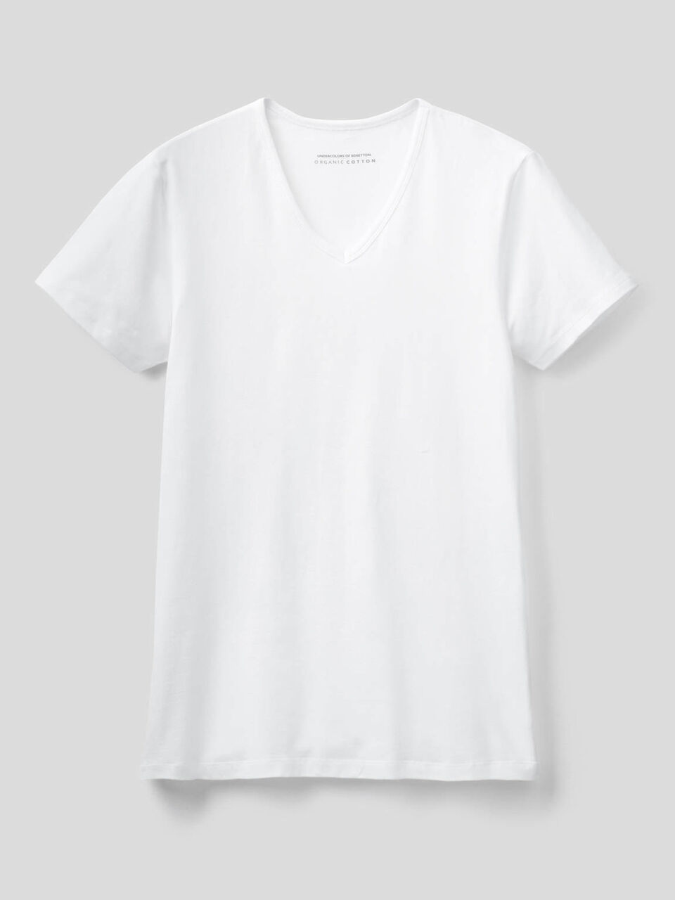 Camiseta básica con escote de pico image number 1