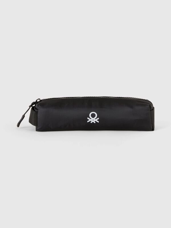 Estuche con logotipo