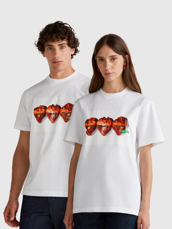 Camiseta con estampado fotográfico de Oliviero Toscani