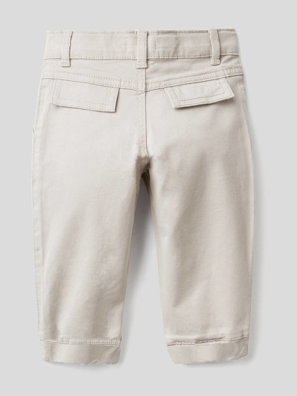 Pantalón con maxibolsillos image number 2