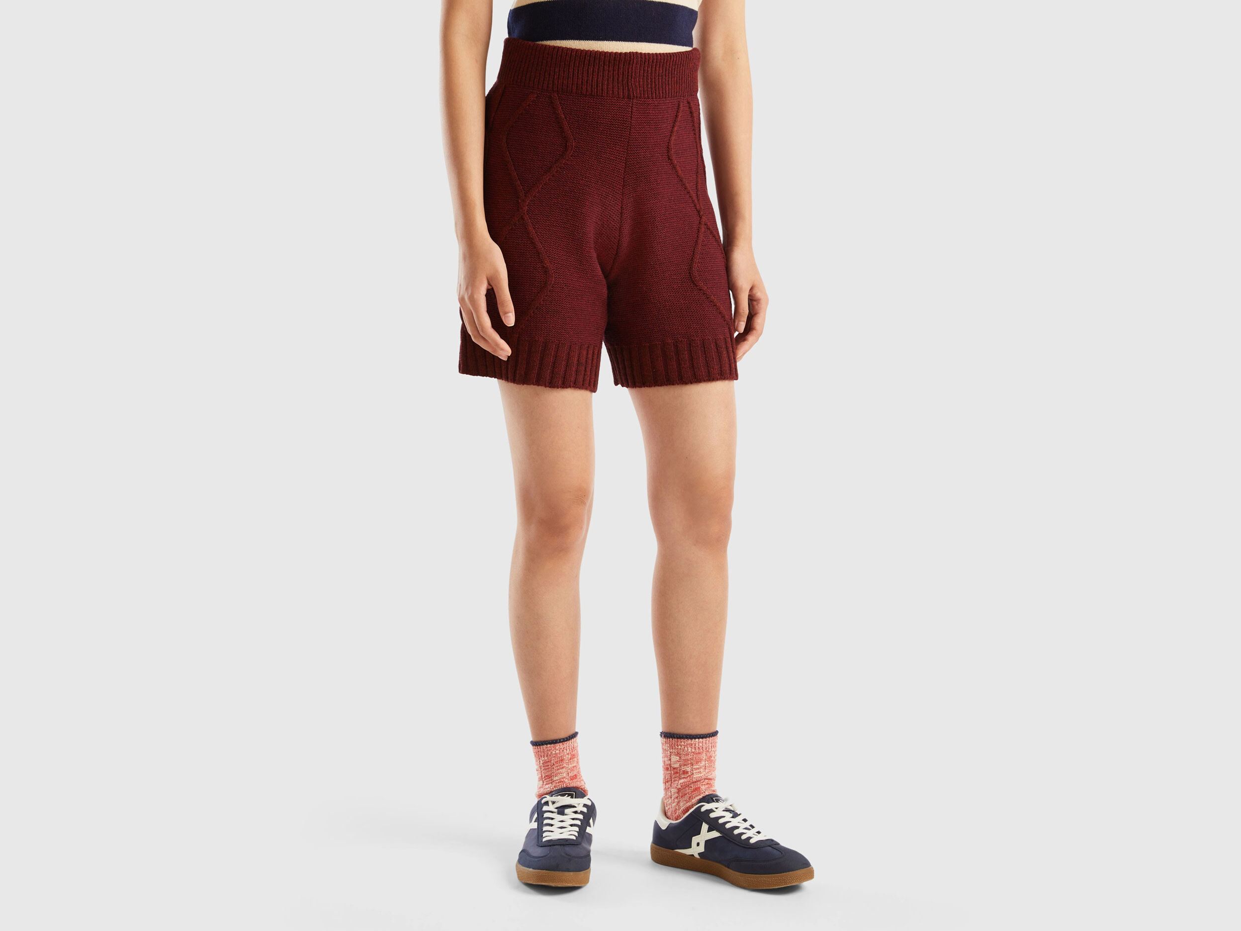 Bermudas de punto con ochos y rombos Burdeos Benetton