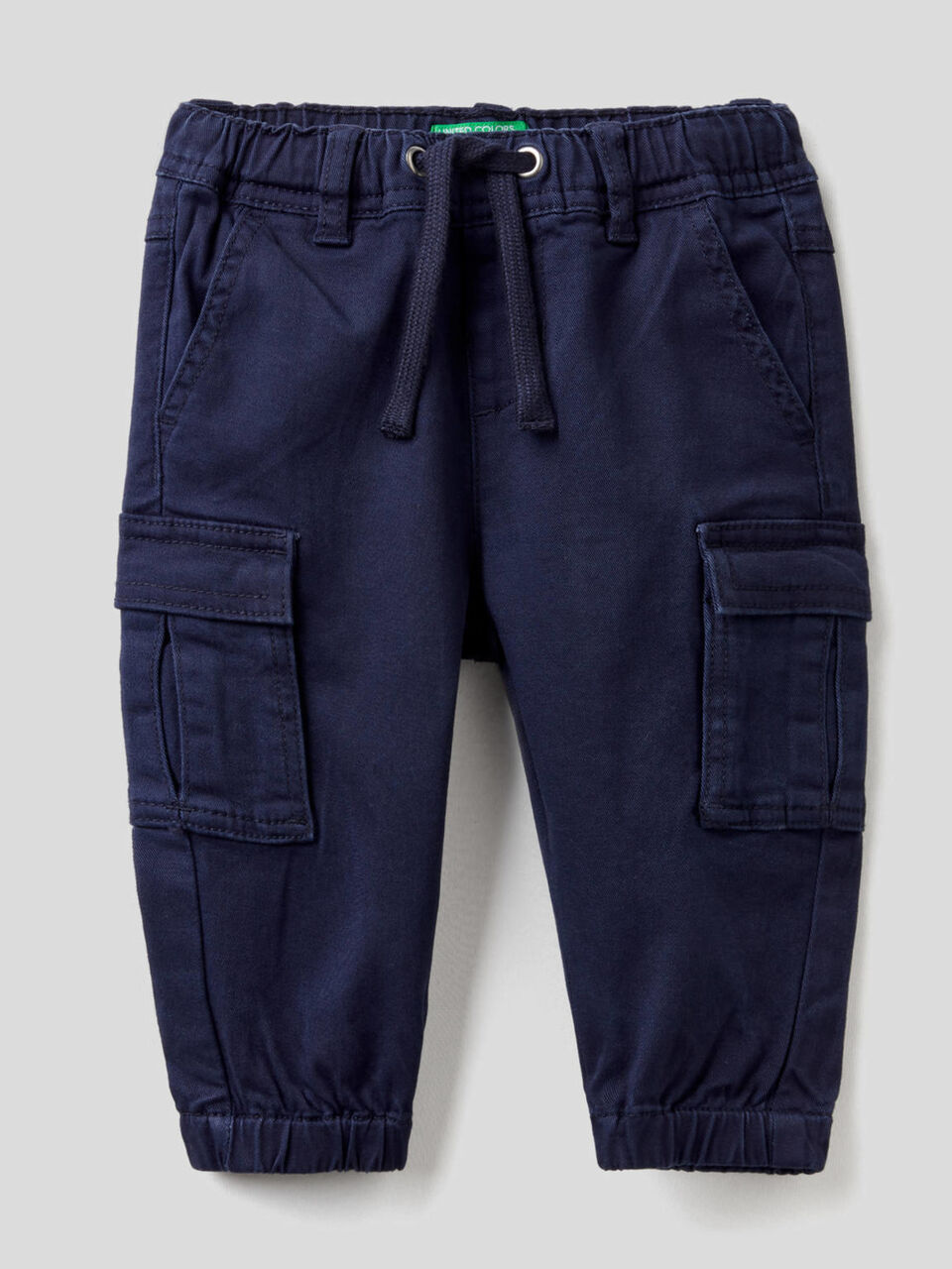 Pantalón cargo de algodón elástico image number 1