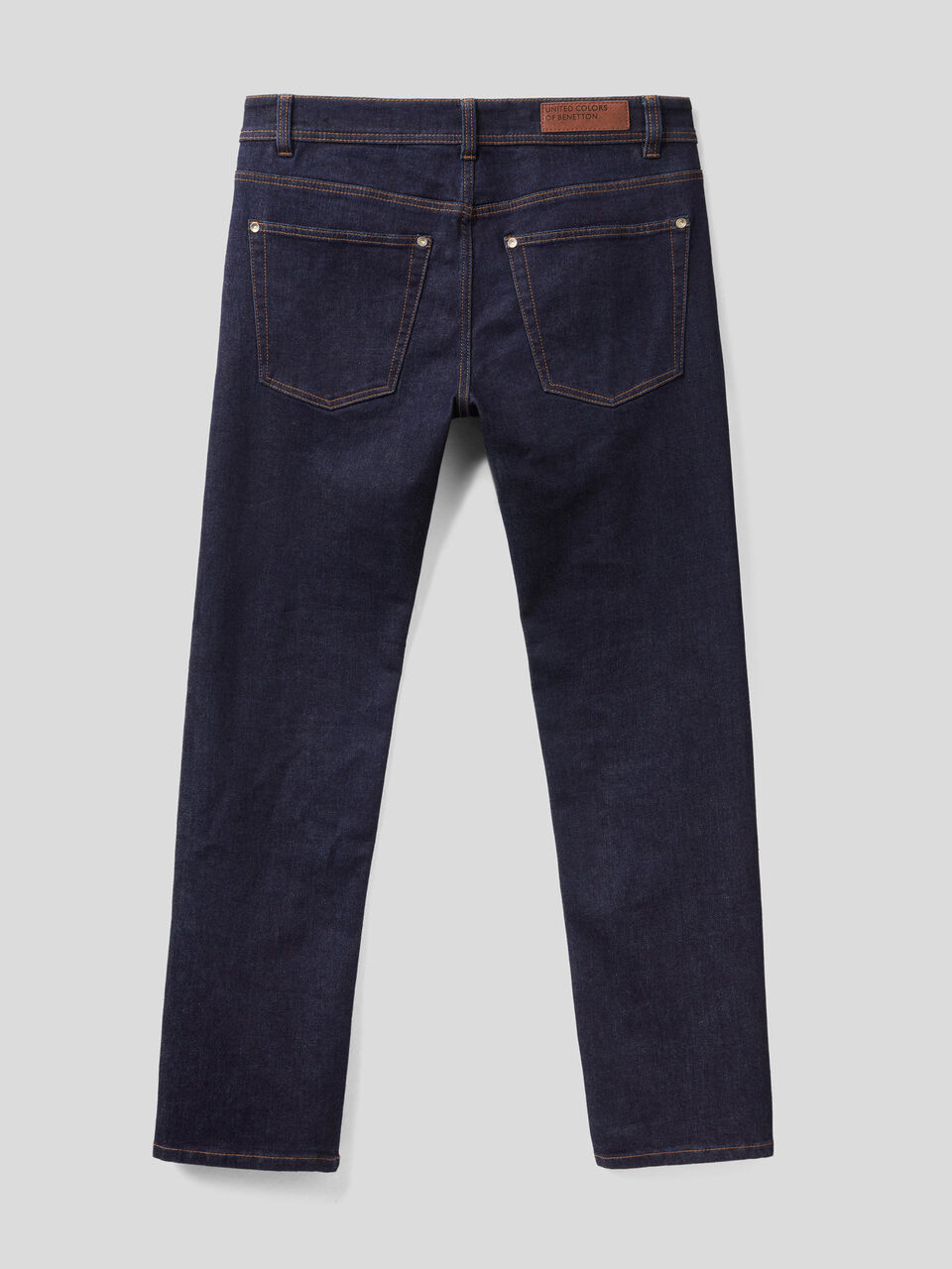 Vaqueros slim fit con cinco bolsillos image number 2