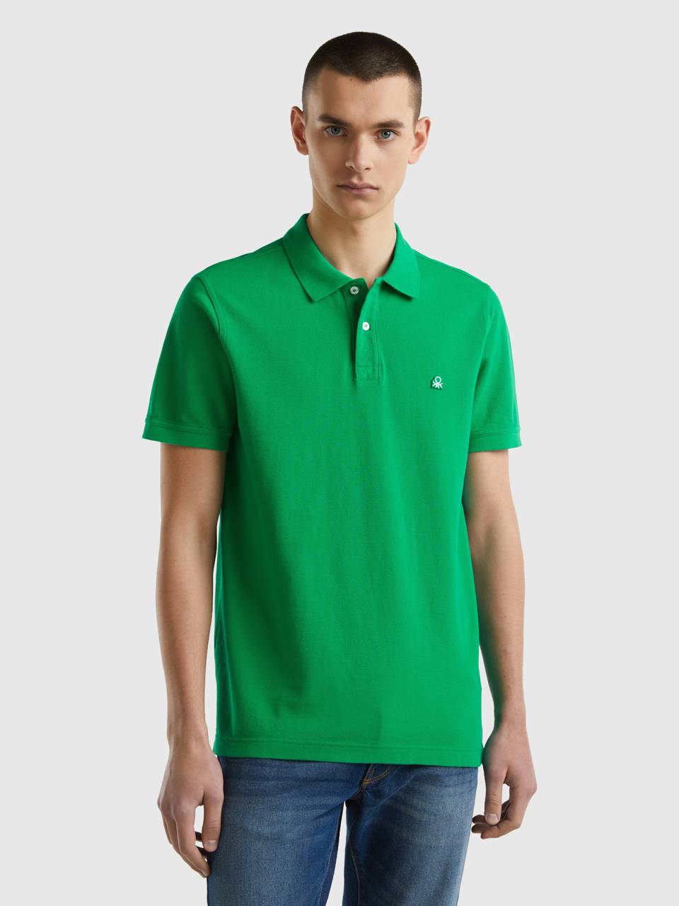 Polos de color verde 2025